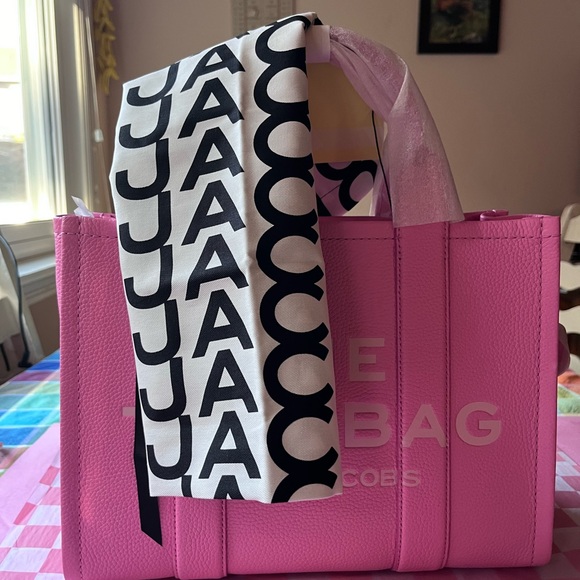 🌸 MARC JACOBS THE LEATHER MEDIUM TOTE BAG 🌸 NWT 🌸 - Picture 13 of 16